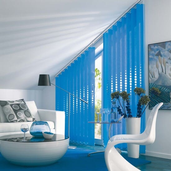 Тканевые вертикальные жалюзи на треугольные окна