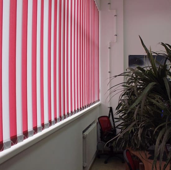 Тканевые вертикальные жалюзи для кафе